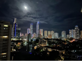 Amazing Views Surfers Paradise 2 Bedroom Unit Close to Everything